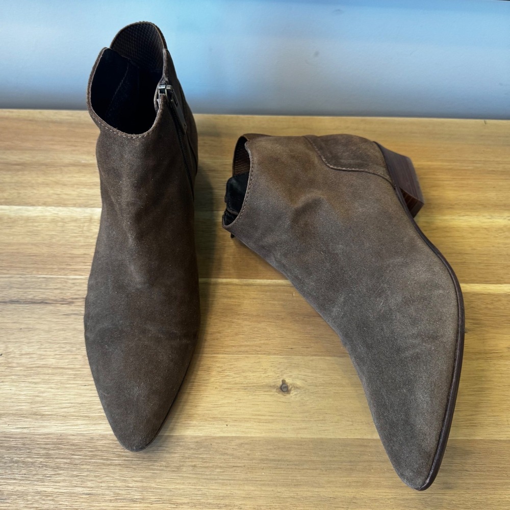 Aquatalia Franca Wom 8 Brown Suede Pointed Toe Ankle Bootie Low Stack Block Heel